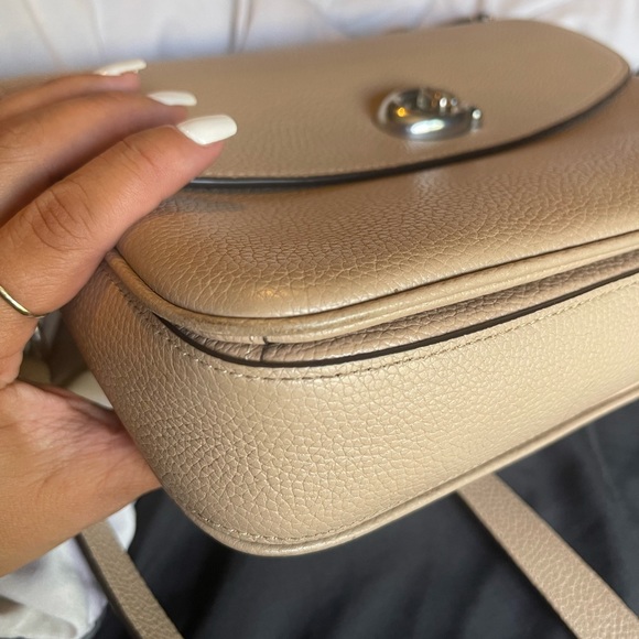 Coach Cassie - Picture 3 of 12